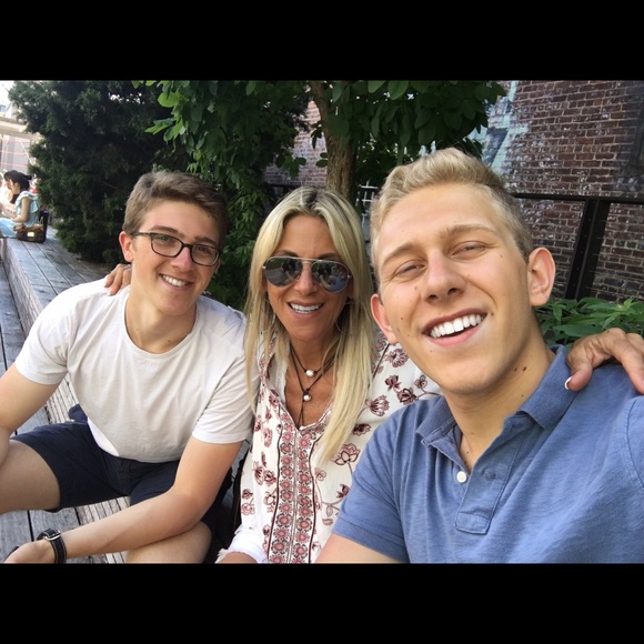 Meet your Posher, Heidi - Picture 7 of 8